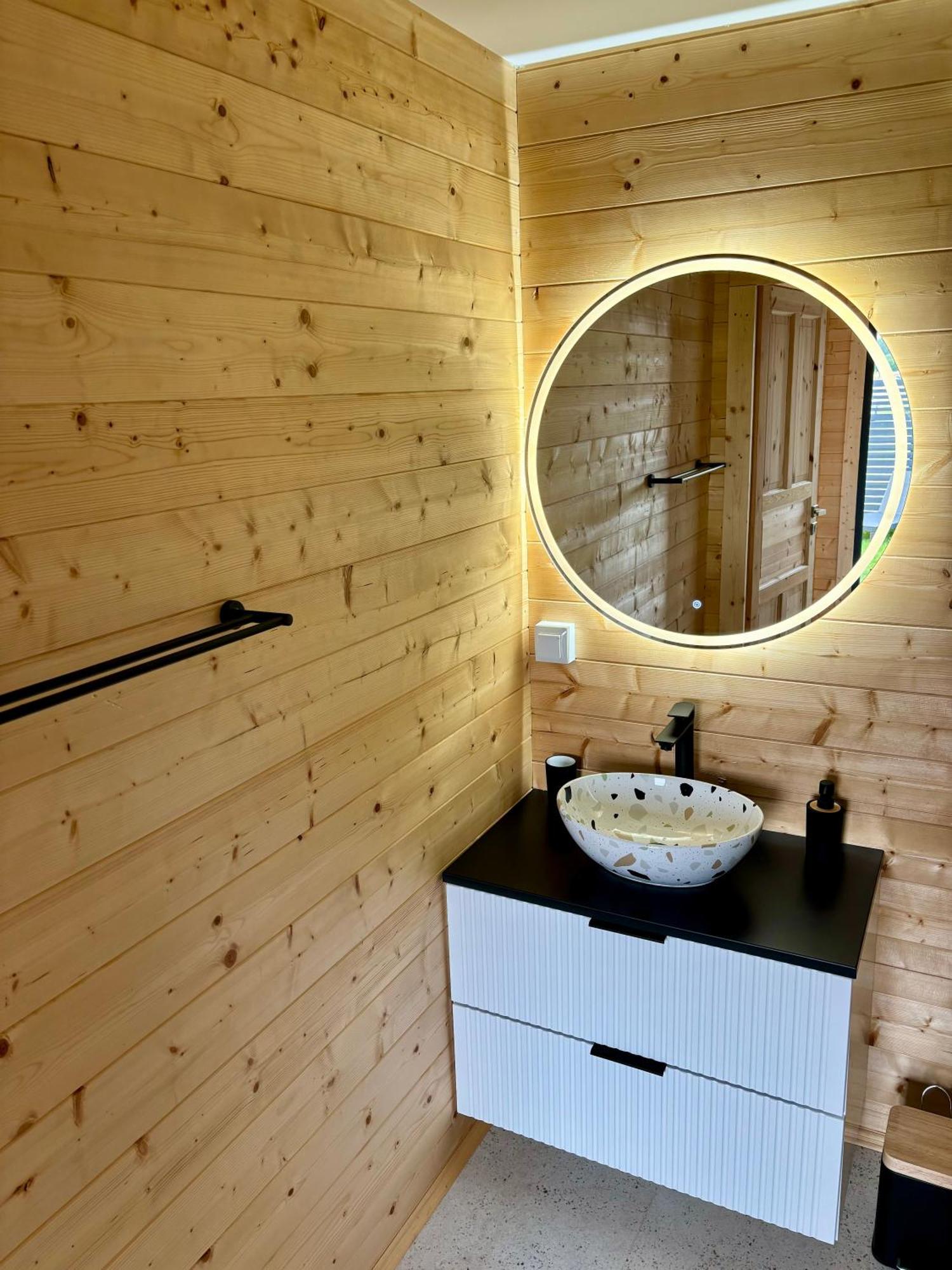 Ferienhaus Wodne Widoki - Letniskowy Z Jacuzzi Dziwnówek
